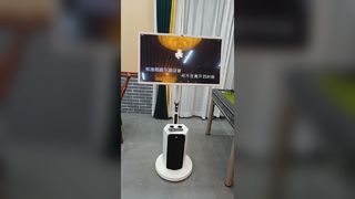 Monitor portabel pintar 32 inci dengan soundbar