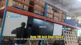 Lihat seberapa besar panel interaktif ini! Papan pintar 110 inci dengan bufet
