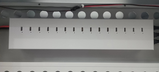 Keranjang Pengisian AC Pengisian DC Pengisian Dan USB Tipe A Tipe C Vault Storage IPad Kabinet Pengisian Dengan Roda Pengisian Keranjang Untuk Kelas