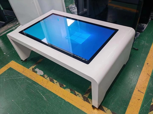 CE 6 Points LED Kiosk Display Digital Signage Interaktif 60HZ Untuk Iklan Bisnis