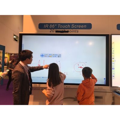 Pengalaman Kekuatan Interaktif layar sentuh Monitor 2mm Keakuratan 15W * 2 Atau 20W * 2 Speaker dan Wireless Screen Proyeksi