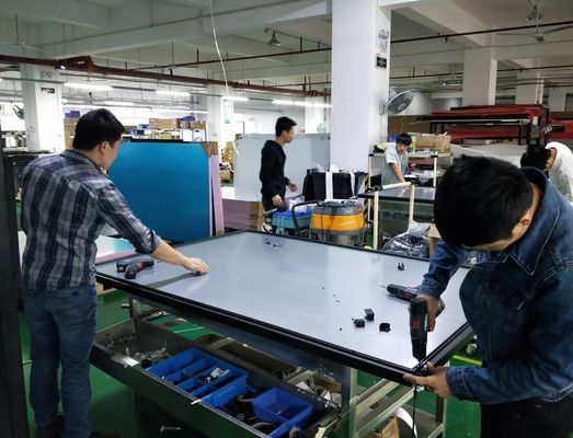 Ukuran yang disesuaikan dan Stand Mobile Opsional Multi Touch Whiteboard untuk kustomisasi ruang Anda