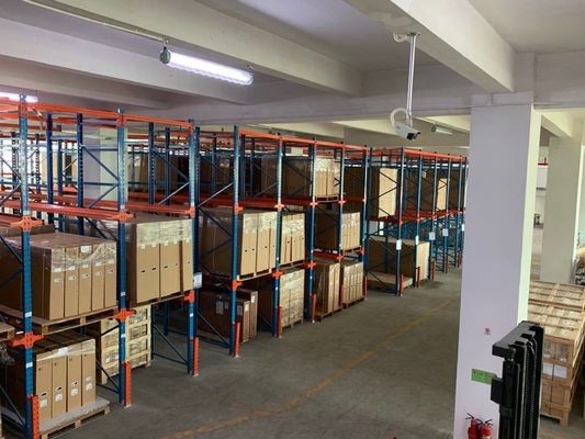 Realtime monitoring Digital Advertising Display utilizing social media datasources for real-time content updates and audience targeting