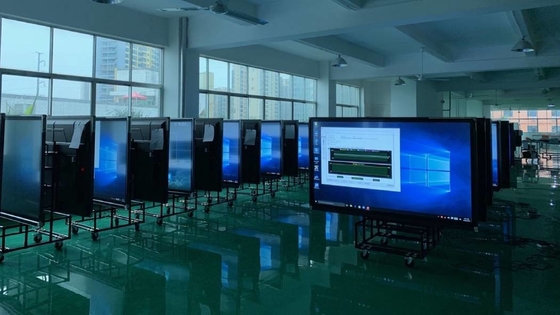 32 Inch hingga 98 Inch Panel Flat Interaktif Kontras Tinggi Dengan Sensor Cahaya Dan Kontras 1200 1 Atau Lebih Tinggi